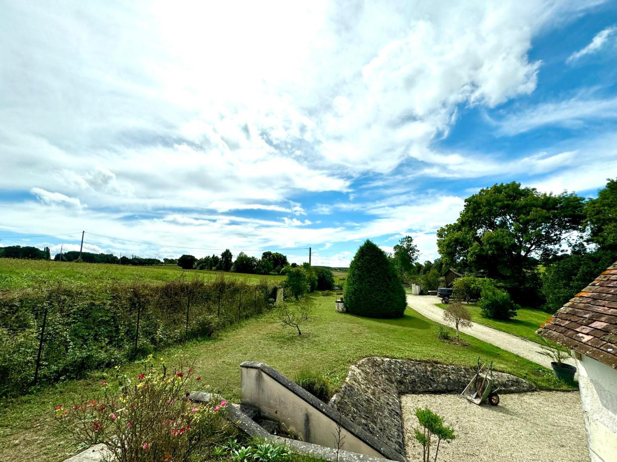 Le Moulin D Olivet Bed & Breakfast Orbigny Екстериор снимка