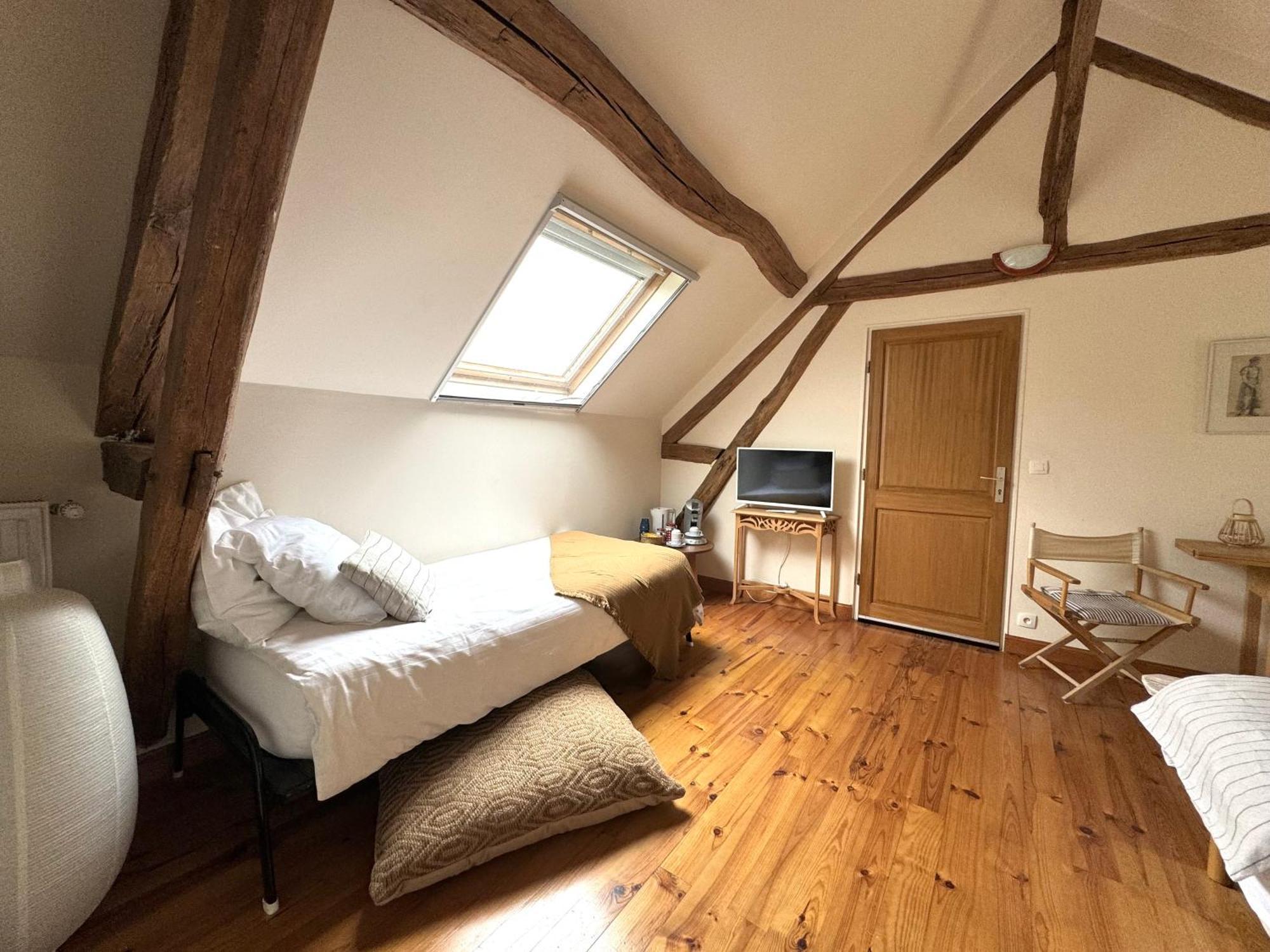 Le Moulin D Olivet Bed & Breakfast Orbigny Екстериор снимка